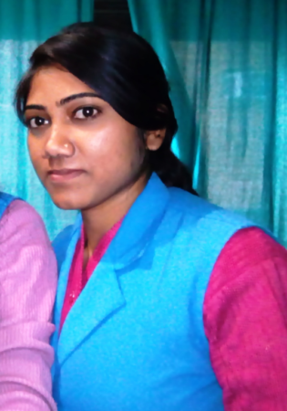 Indian Community Health Worker|Operation Eyesight trained Community Health Worker screening a woman's eyes in her community|Operation Eyesight community health worker training